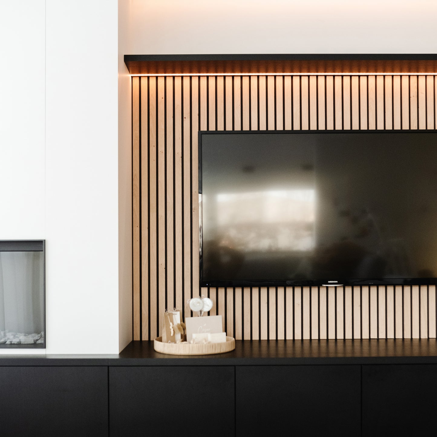 Pepper Oak / Black